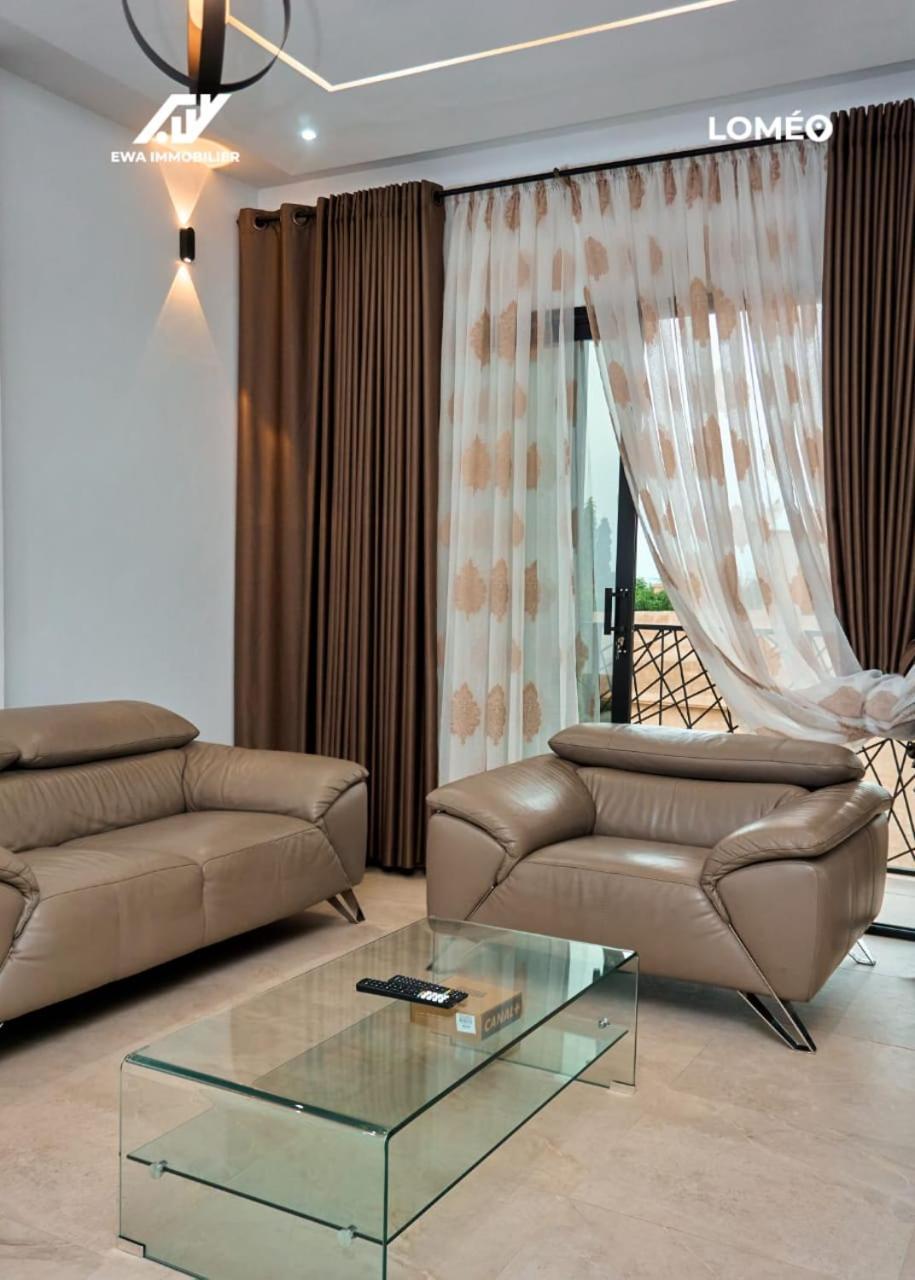 Appartements Ewa - Lome Luaran gambar